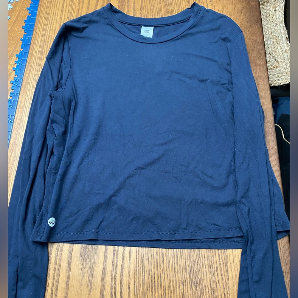 2 Refresh crop long sleeves